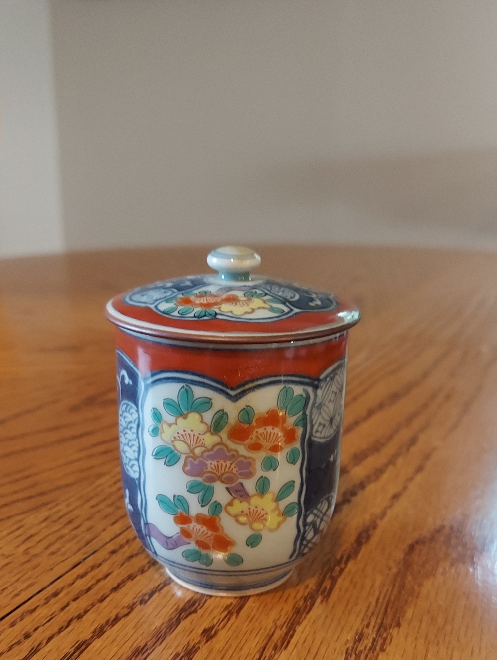 Antique Japanese IMARI Arita Covered Tea Cup With Lid
